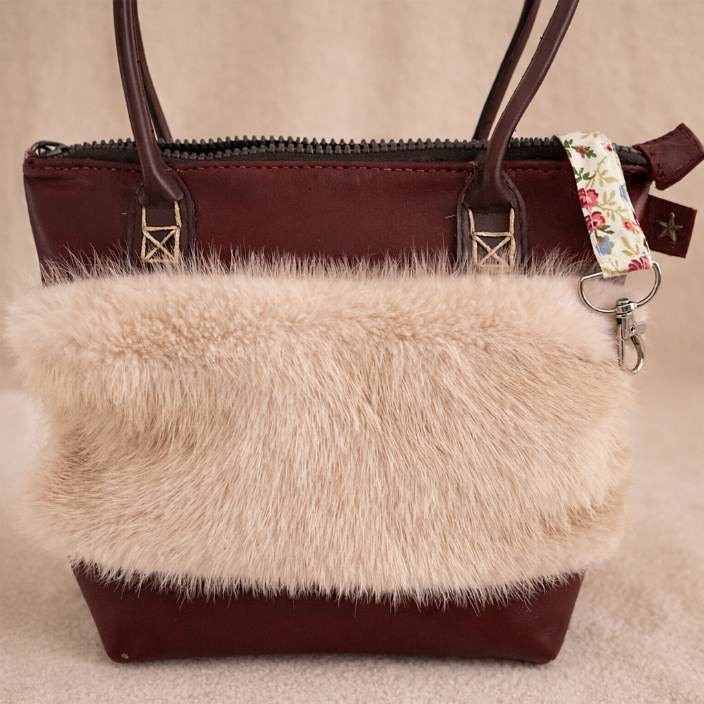 E45A9C20-DFDB-41DE-BAB6-48058F206497